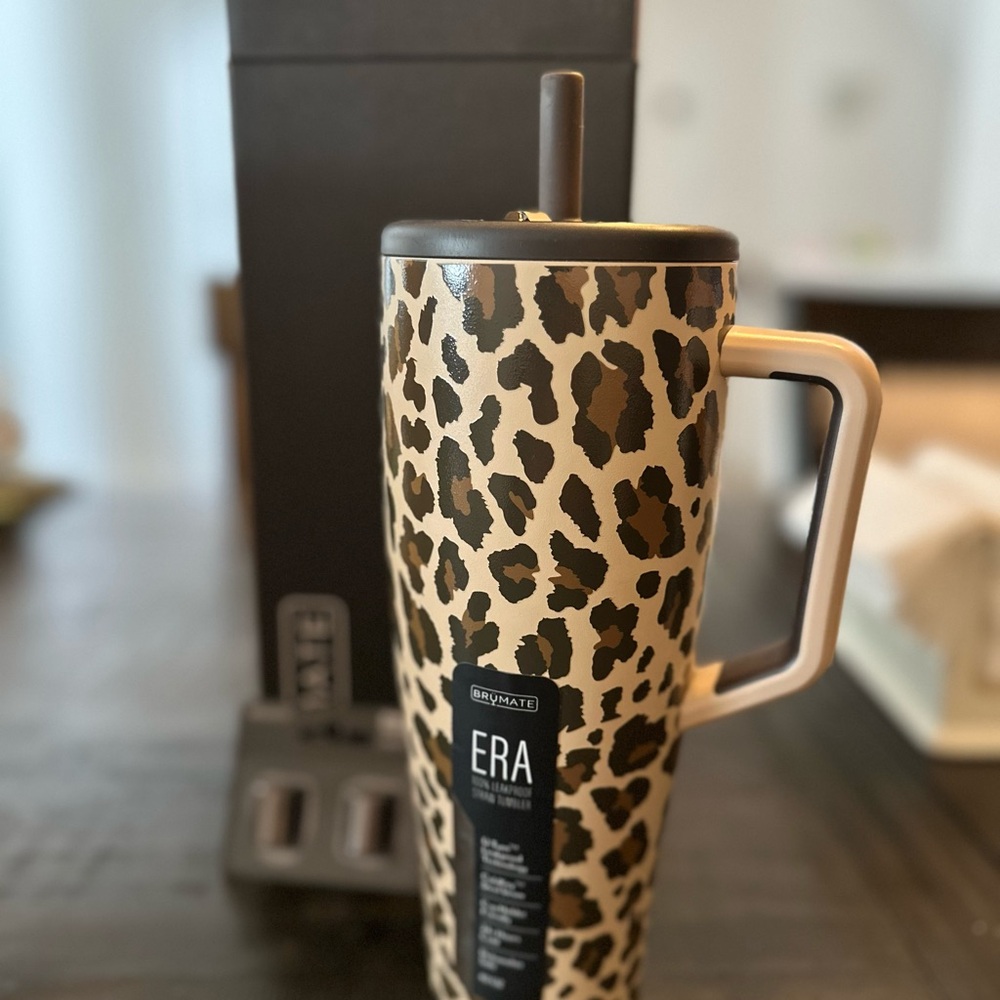 BrüMate 40oz Era in limited edition leopard latte AND magnetic straw covers! - Picture 2 of 6